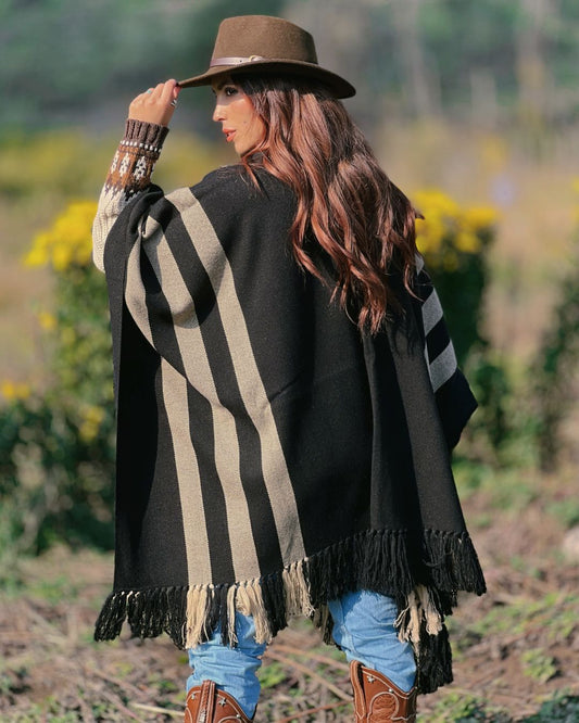 Ruana Suspiro | Negro y Beige