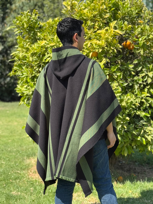 Poncho Ciprés | Negro y Verde