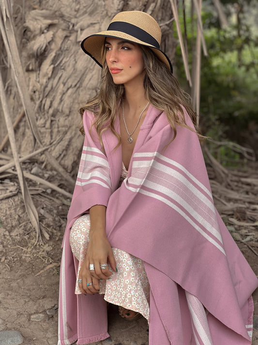 Ruana Copihue | Rosada y Blanco