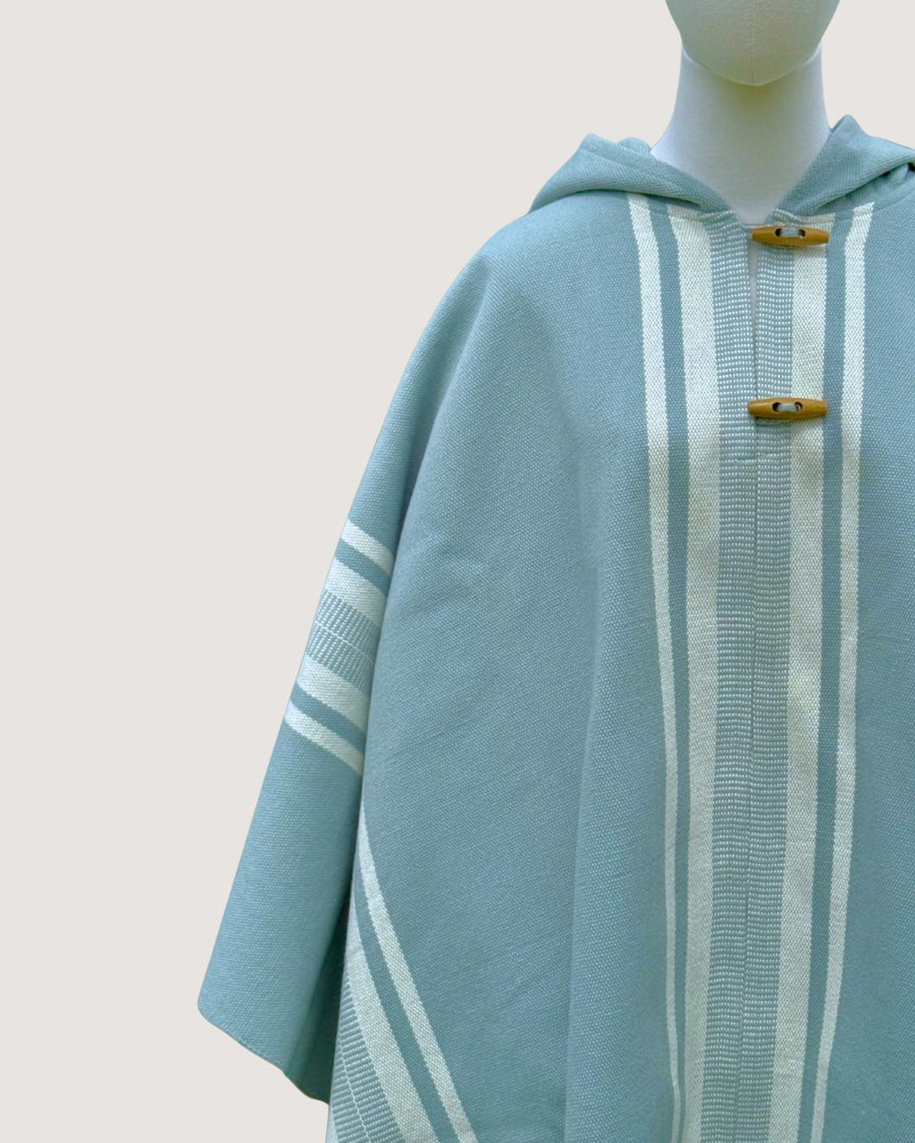 Poncho Coihue | Celeste