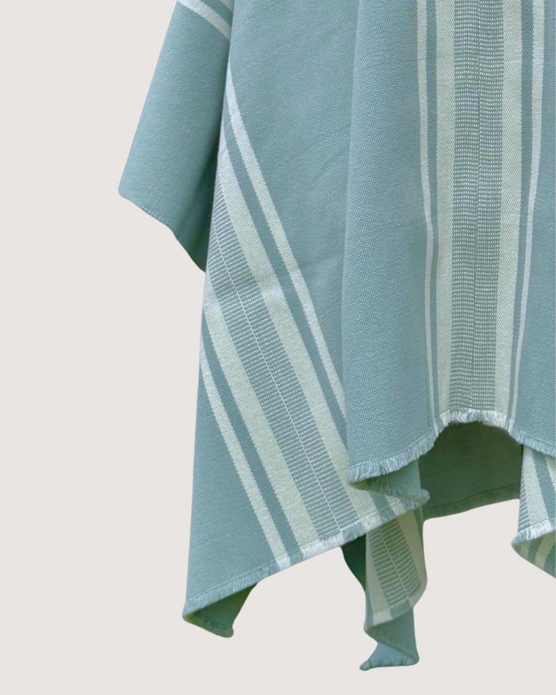 Poncho Coihue | Celeste