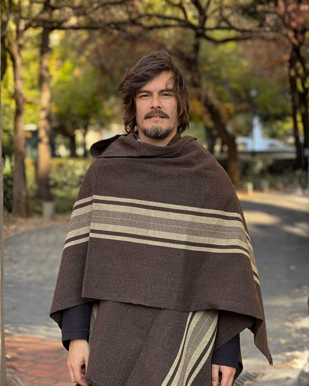 Ruana Copihue | Café moro y Beige