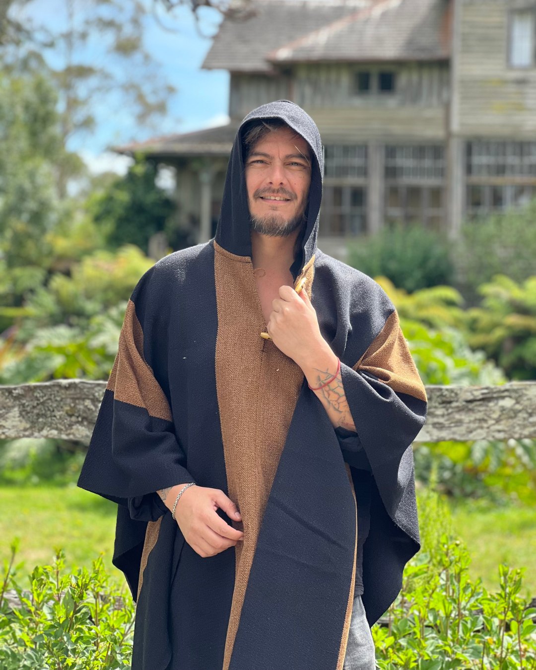 Poncho Lenga | Negro y Camel