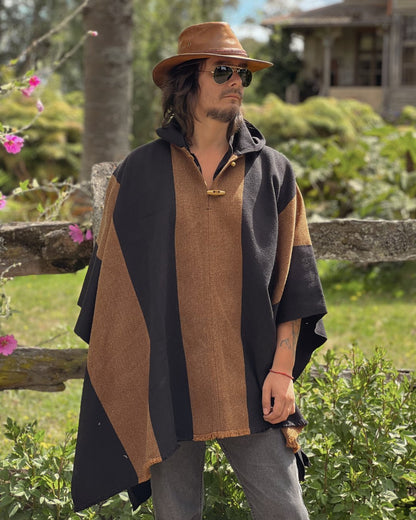 Poncho Lenga | Negro y Camel