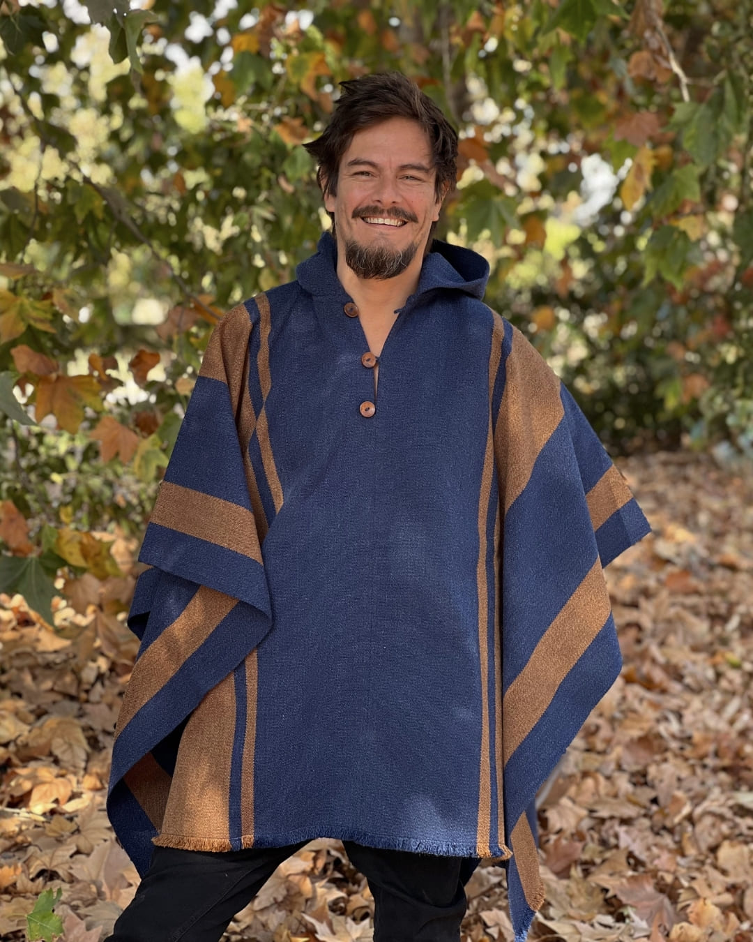 Poncho Ciprés | Azul y Camel