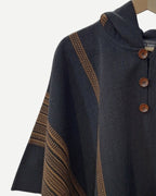 Poncho Arrayán | Negro y Camel