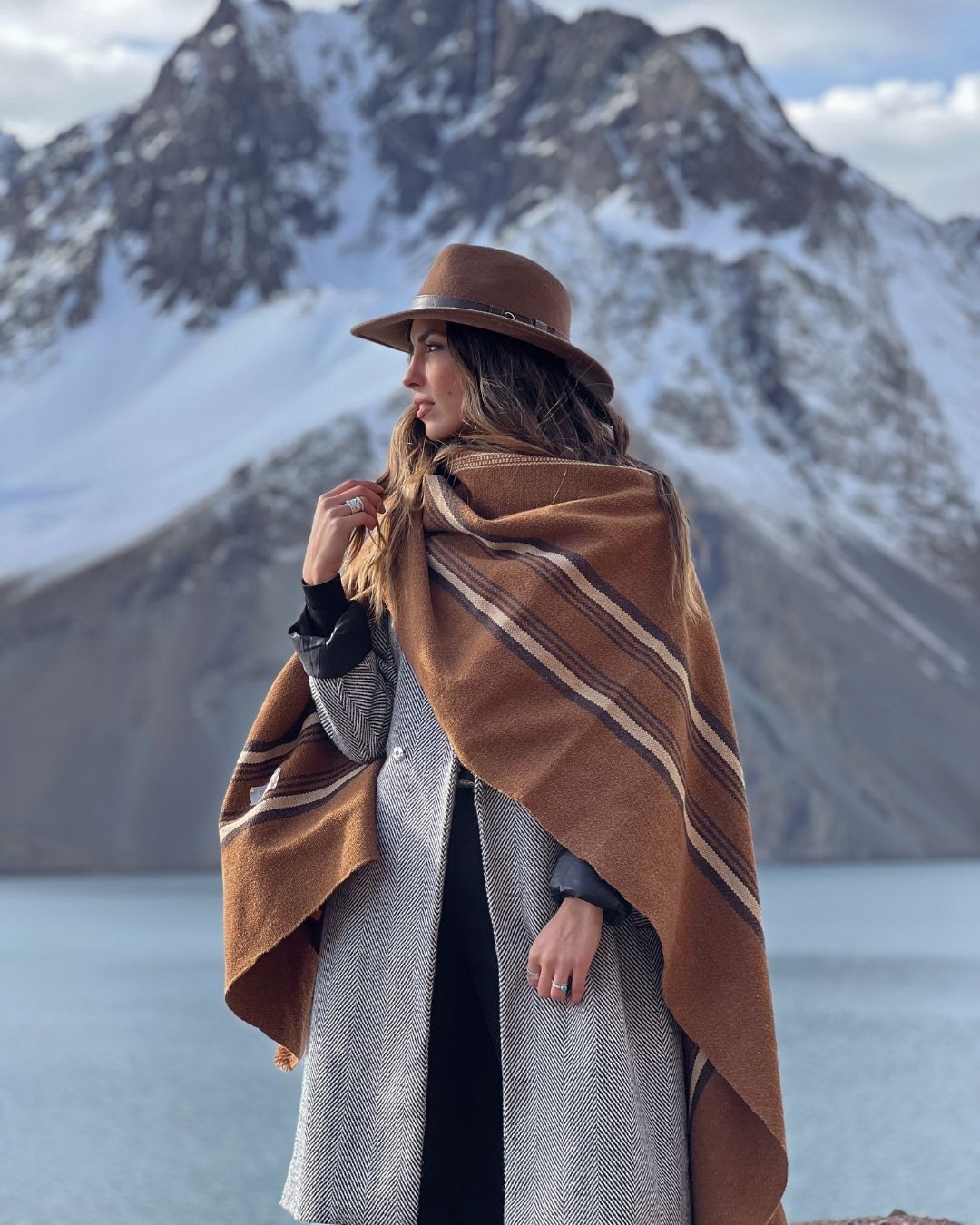 Poncho Arrayán | Camel