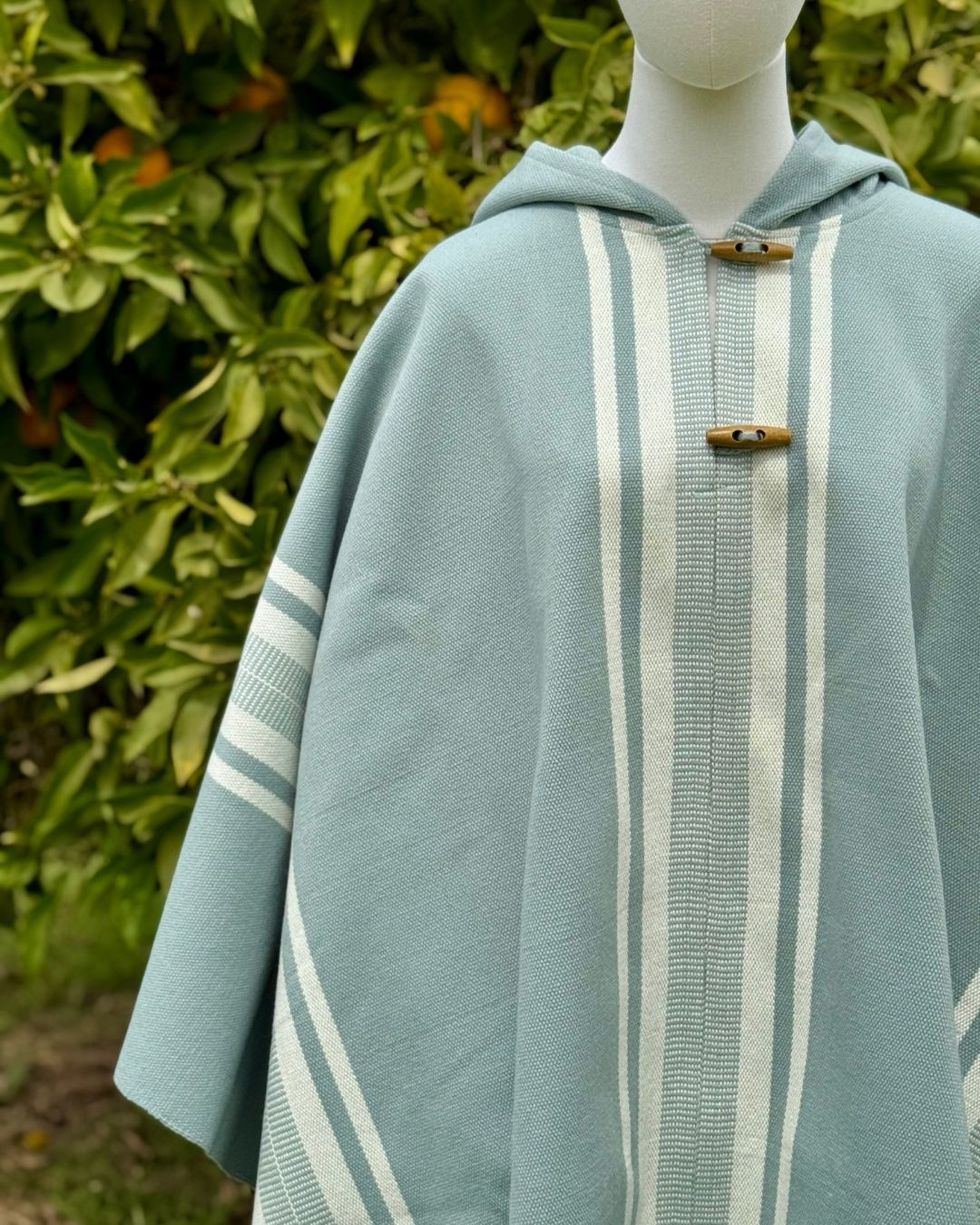 Poncho Coihue | Celeste