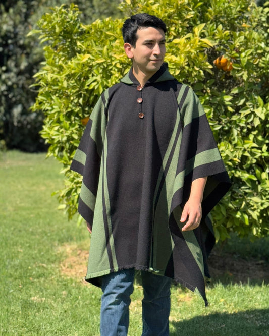 Poncho Ciprés | Negro y Verde