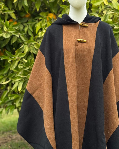 Poncho Lenga | Negro y Camel