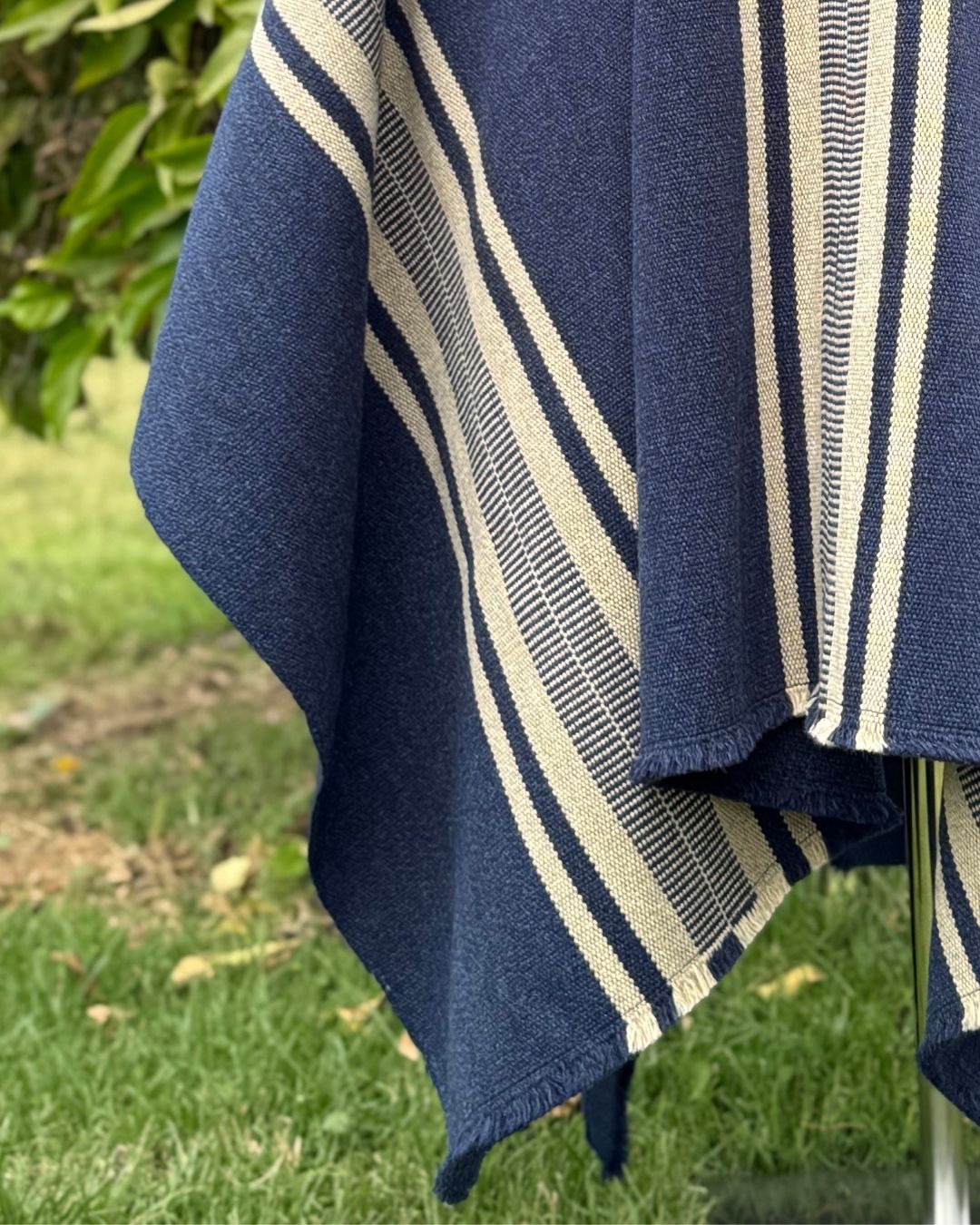 Poncho Coihue | Azul