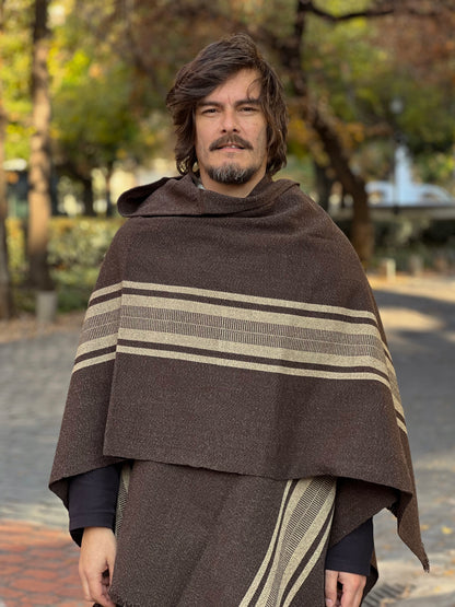Ruana Copihue | Café moro y Beige