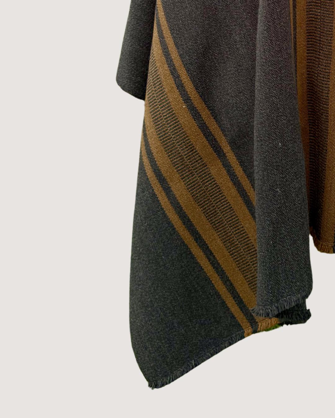 Poncho Coihue | Gris marengo y camel