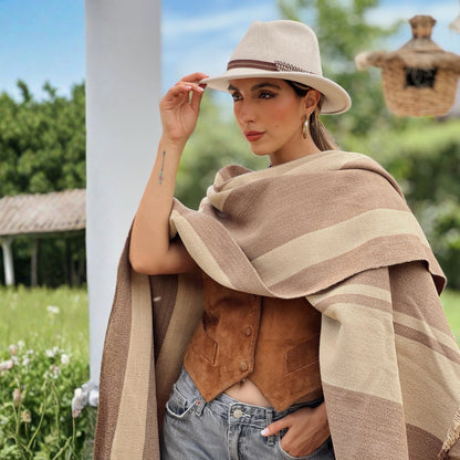 Poncho  Ciprés | Té con leche y beige