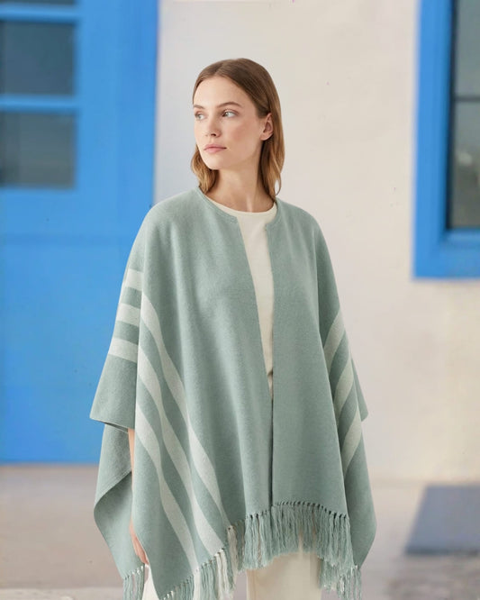 Ruana Suspiro | Celeste y Blanco