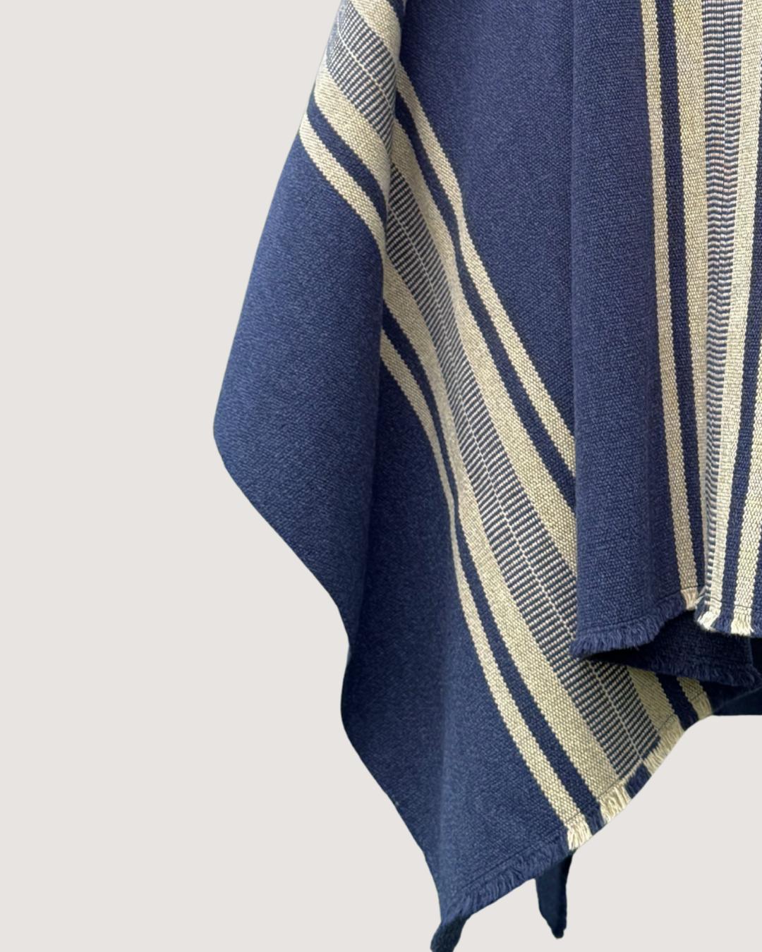 Poncho Coihue | Azul