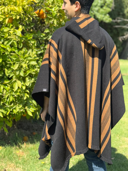 Poncho Boldo Negro y Camel