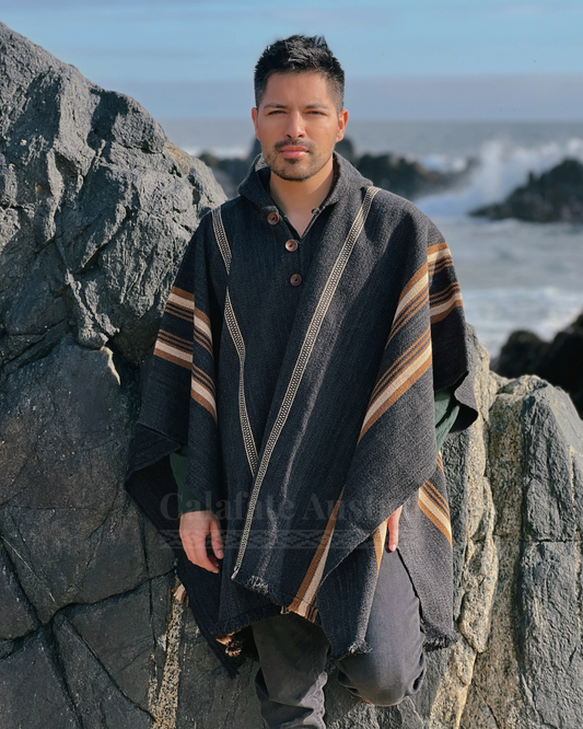 Poncho Arrayán Gris Marengo & Camel