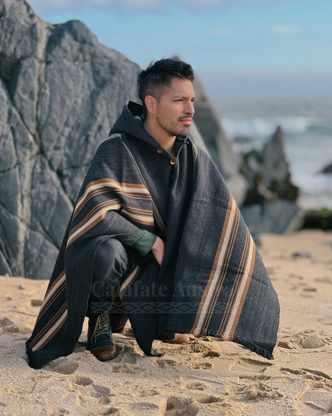 Poncho Arrayán Gris Marengo & Camel