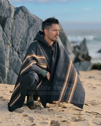 Poncho Arrayán Gris Marengo & Camel