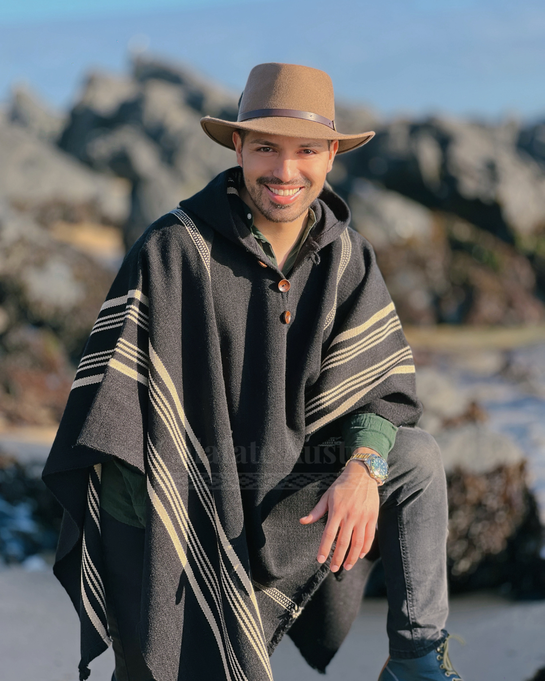 Poncho Arrayán Negro