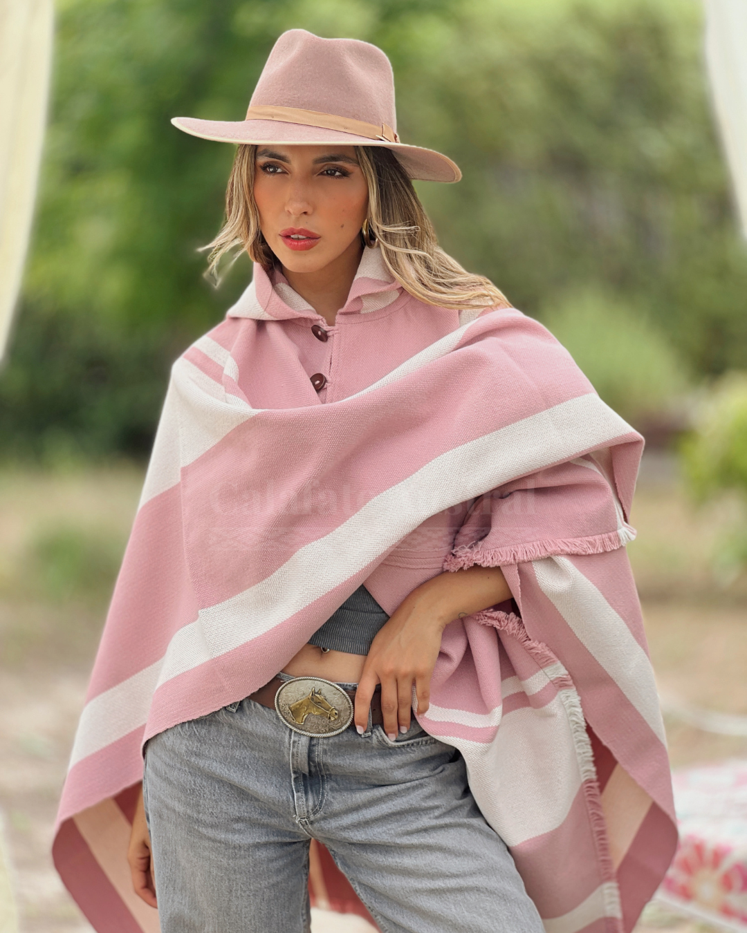 Poncho Ciprés Rosado & Nevado