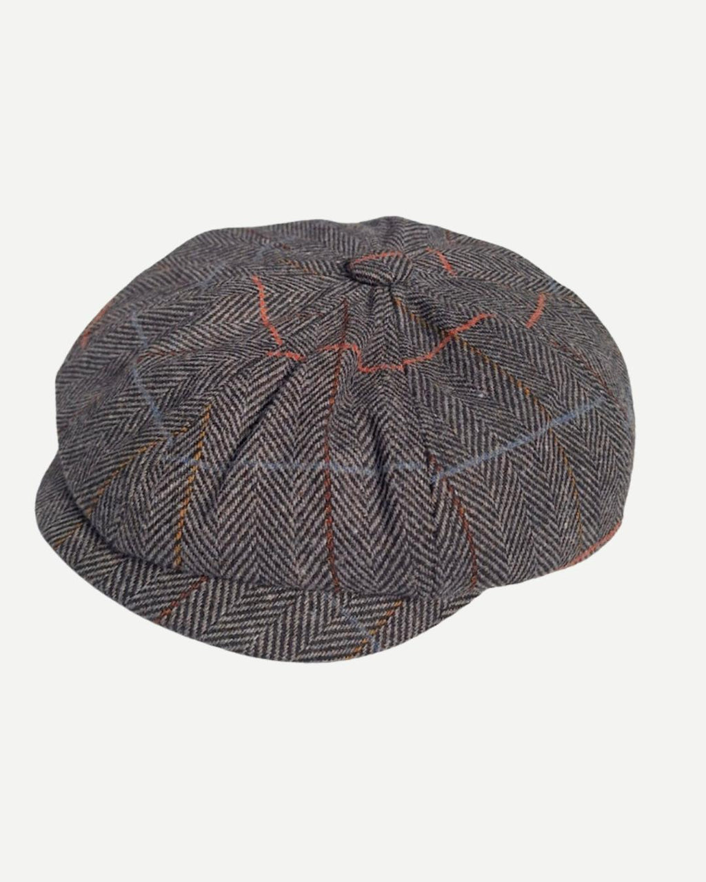 Vista frontal de Boina Birmingham gris tipo baker boy con visera corta y diseño a cuadros.
