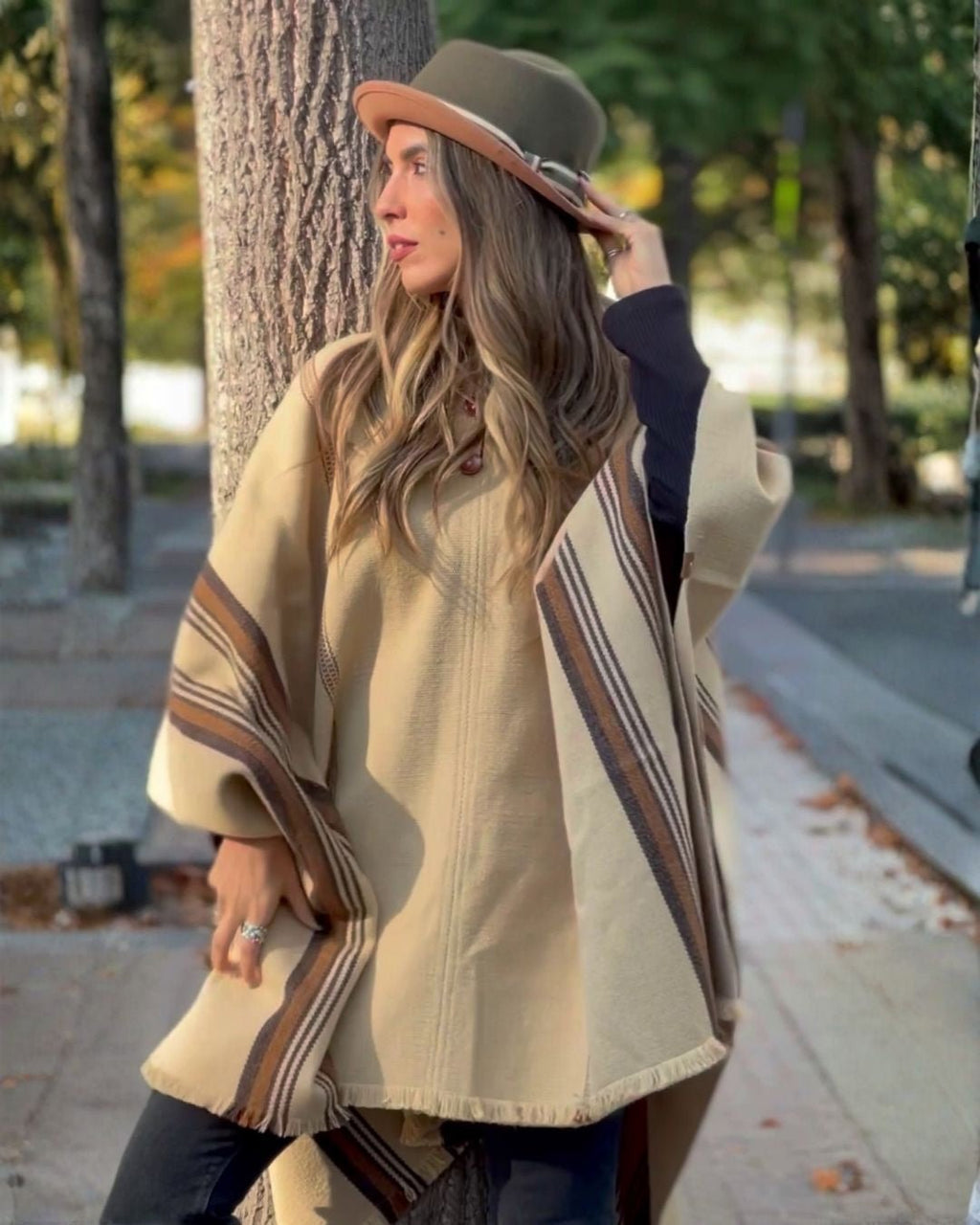 Poncho Arrayán | Beige - Calafate Austral