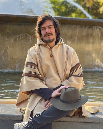 Poncho Arrayán | Beige - Calafate Austral