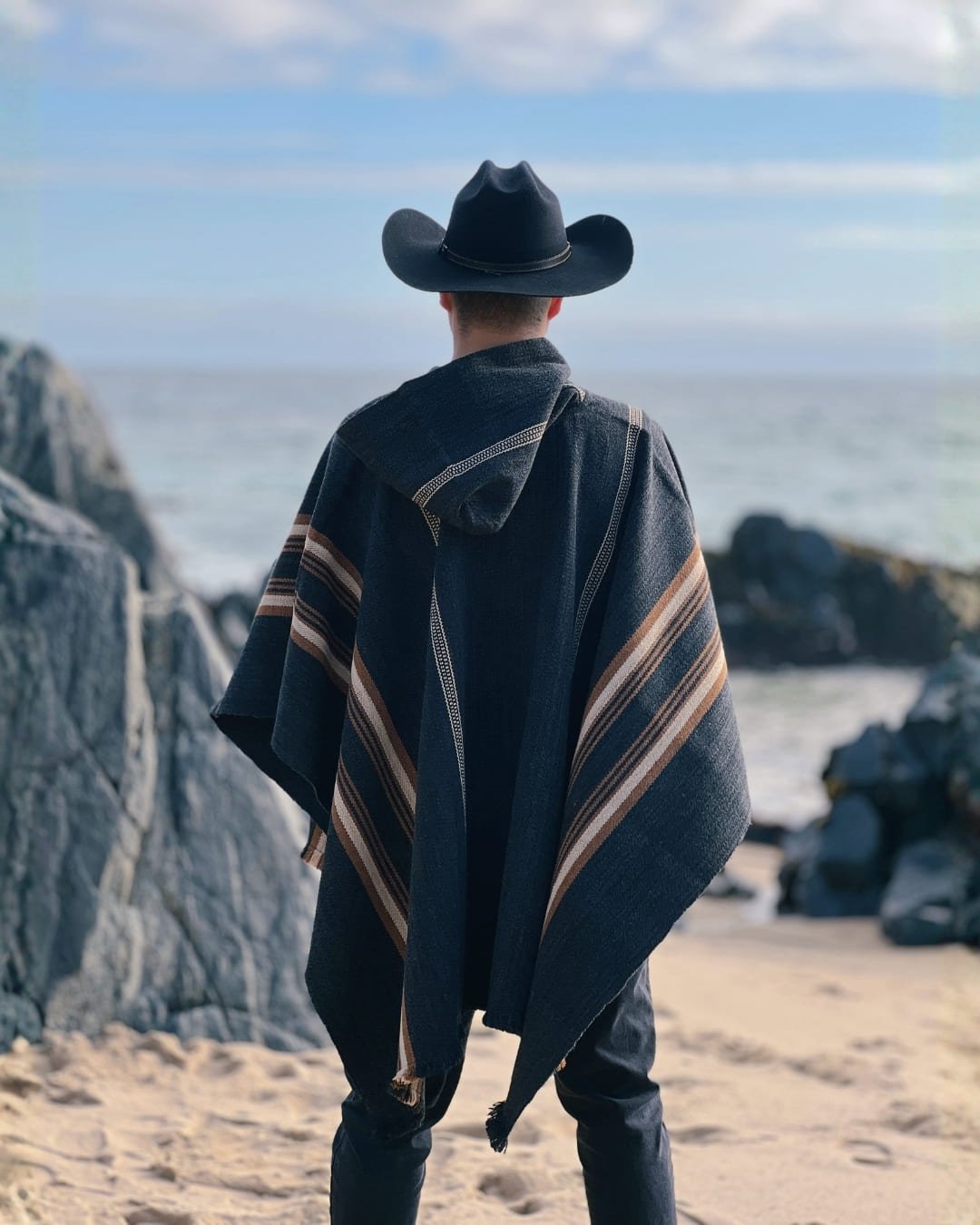 Poncho Arrayán | Gris Marengo Trama Camel - Calafate Austral