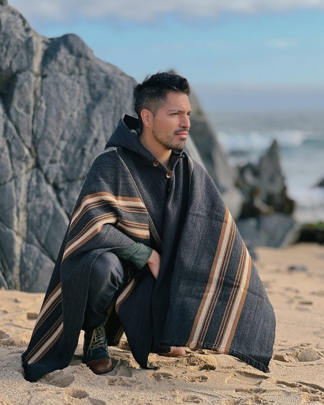 Poncho Arrayán | Gris Marengo Trama Camel - Calafate Austral
