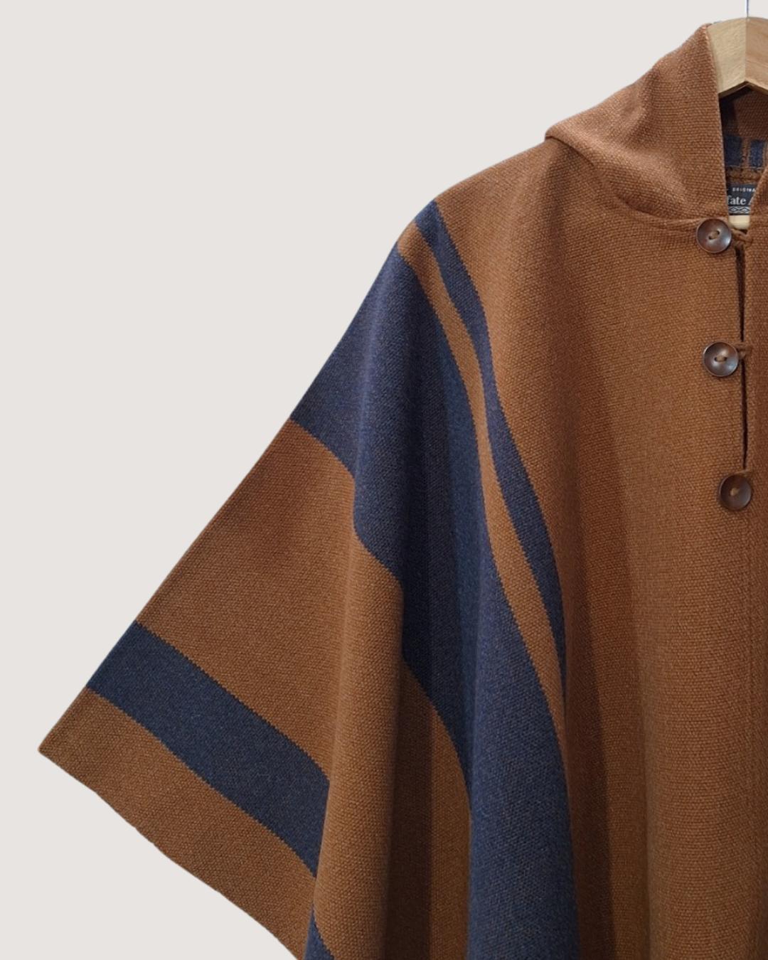 Poncho Ciprés | Camel y Azul - Calafate Austral