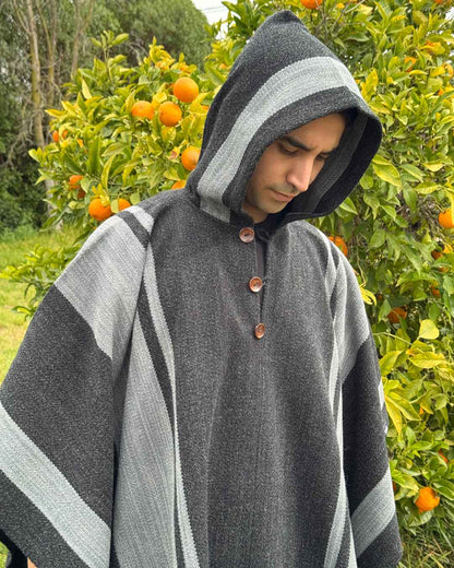 Poncho Ciprés | Gris Marengo y Plata - Calafate Austral