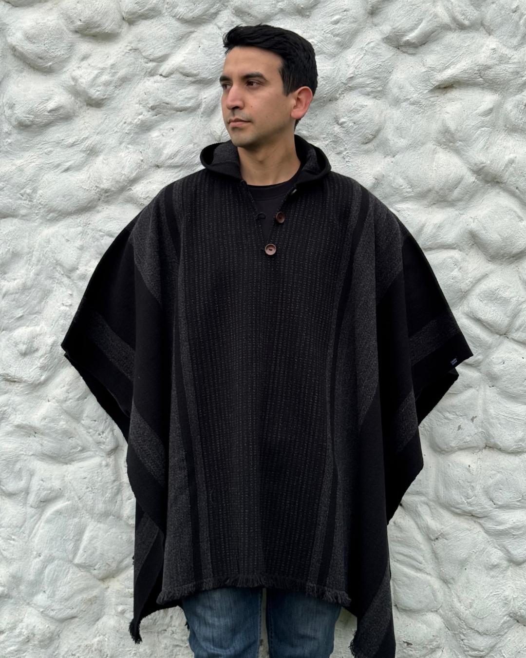 Poncho Ciprés | Negro Matizado y Gris Marengo - Calafate Austral