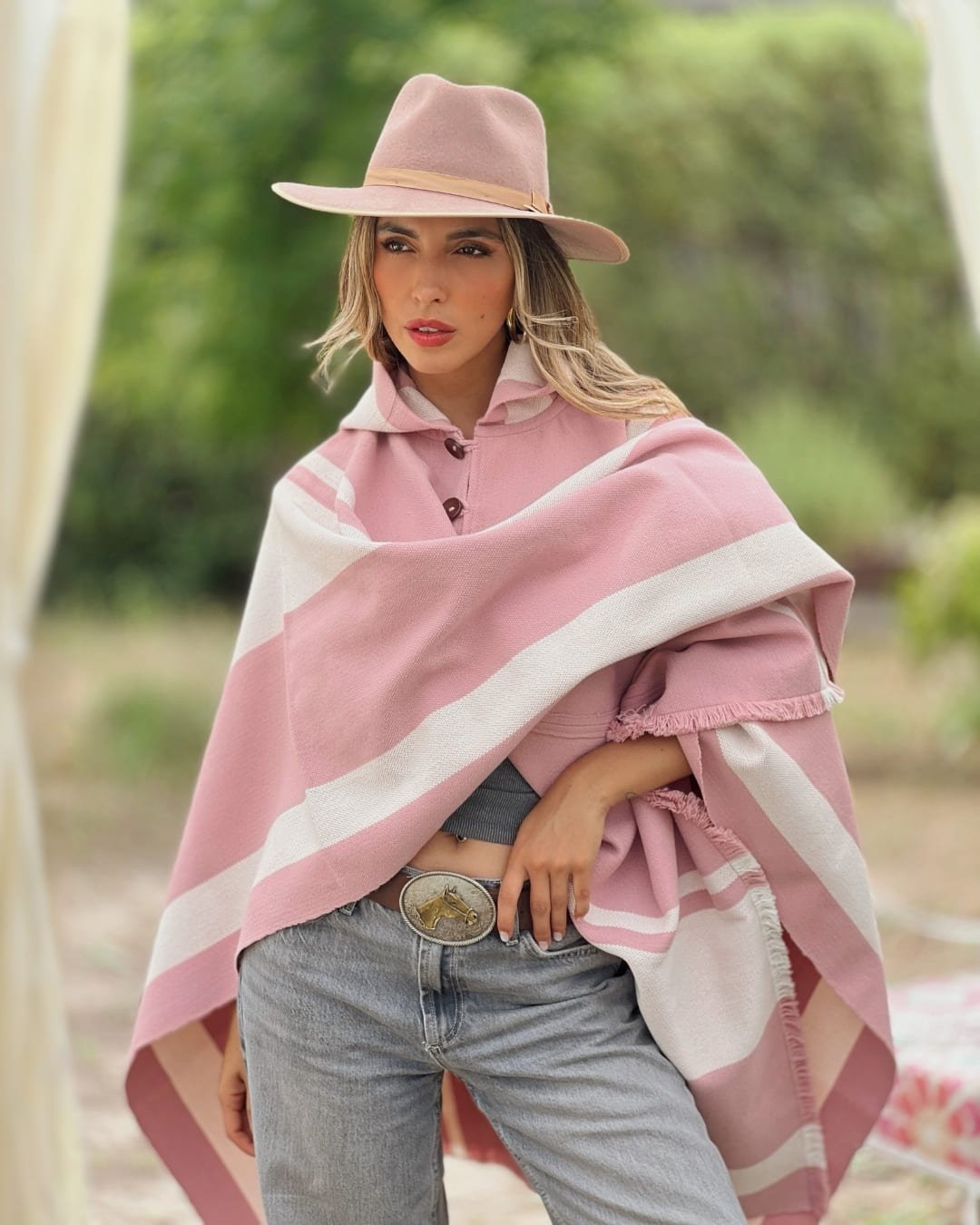 Poncho Ciprés | Rosado y Nevado - Calafate Austral