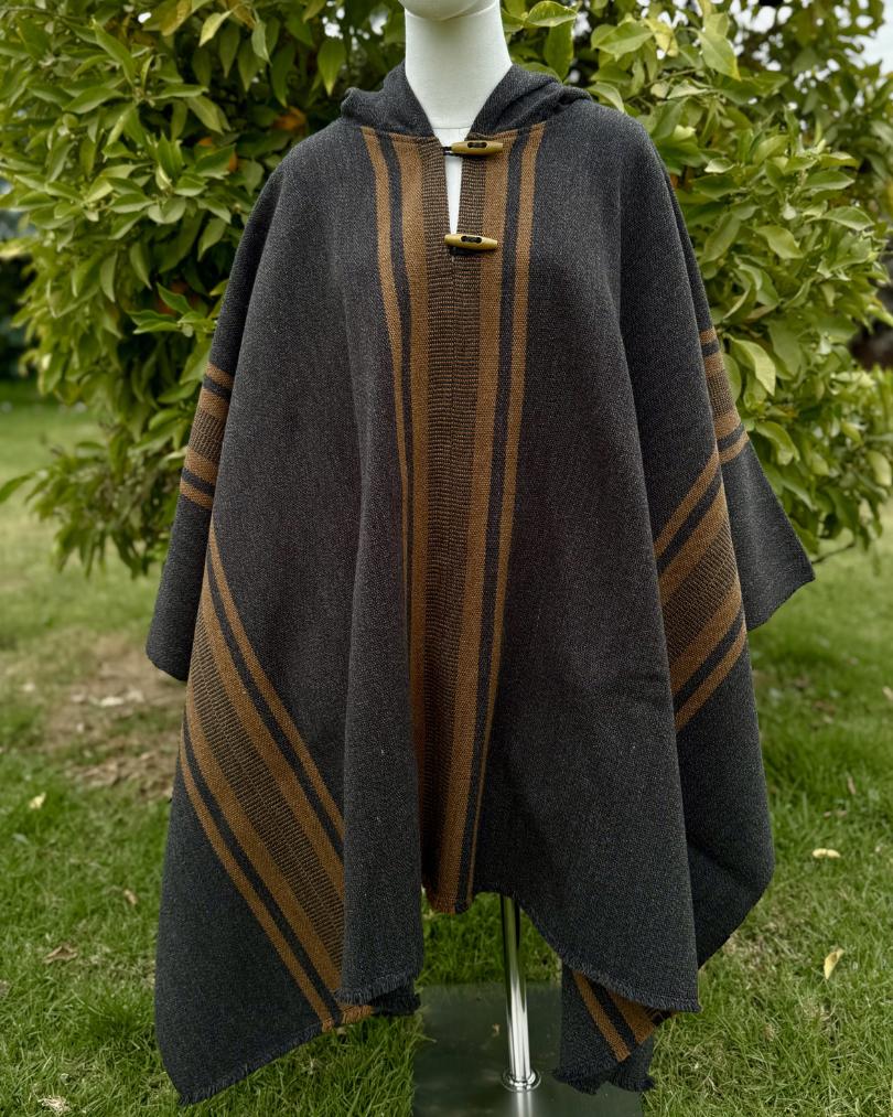 Poncho Coihue | Gris Marengo y Camel - Calafate Austral