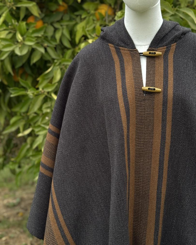 Poncho Coihue | Gris Marengo y Camel - Calafate Austral