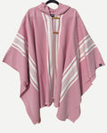 Poncho Coihue rosado con capucha tejido a mano en lana de oveja y alpaca
