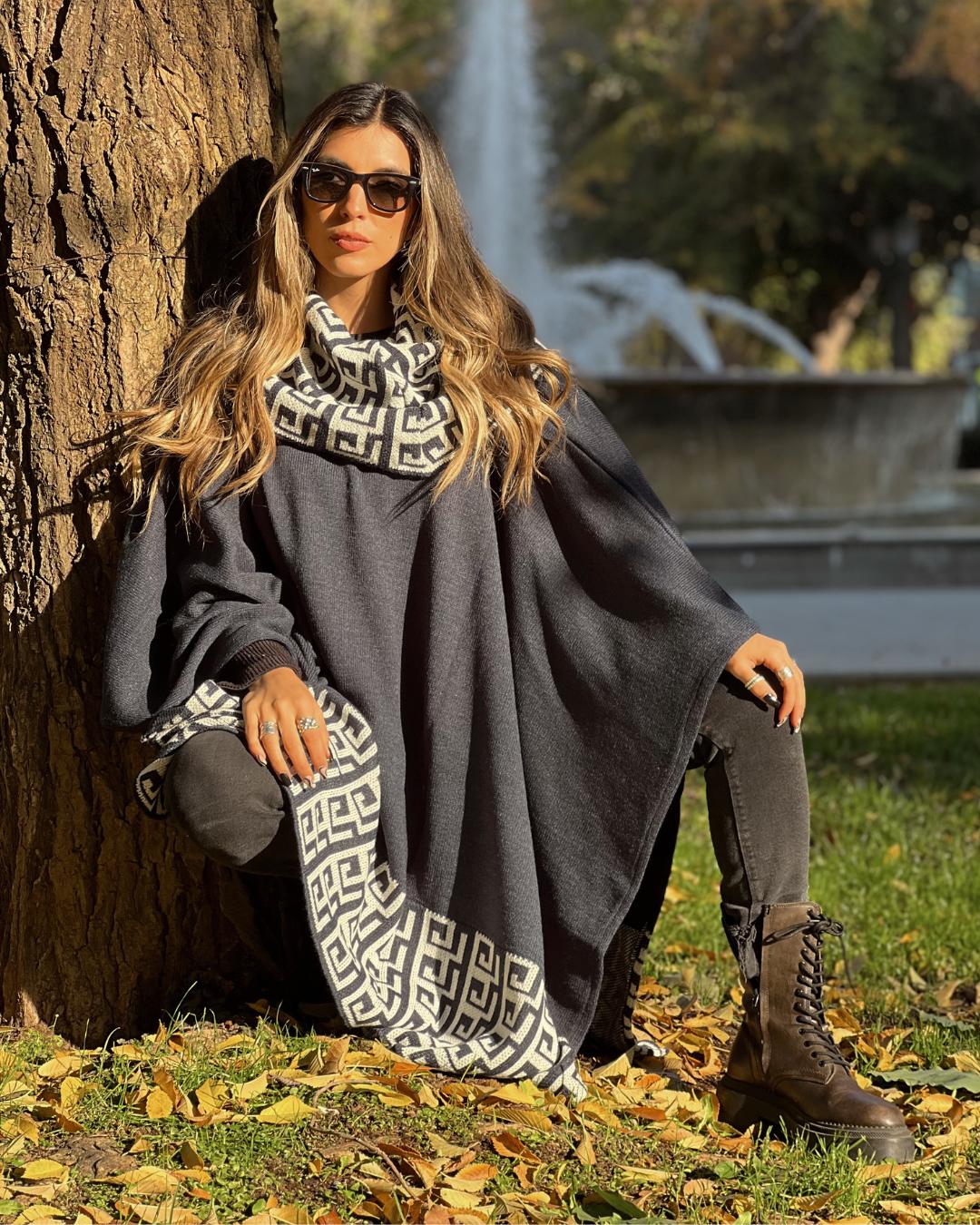 Poncho Greca | Azul Marino - Calafate Austral