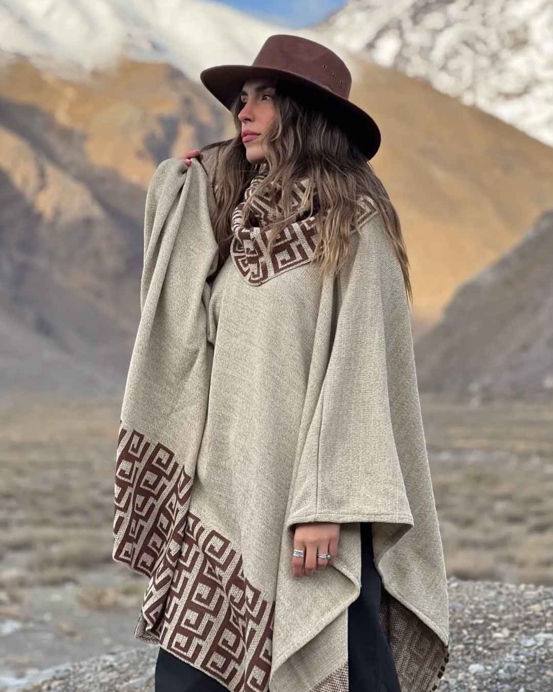 Poncho Greca | Beige - Calafate Austral