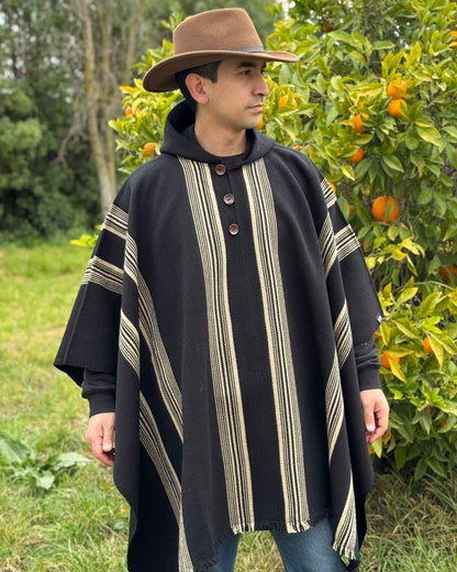 Poncho Lleuque | Negro y Beige - Calafate Austral