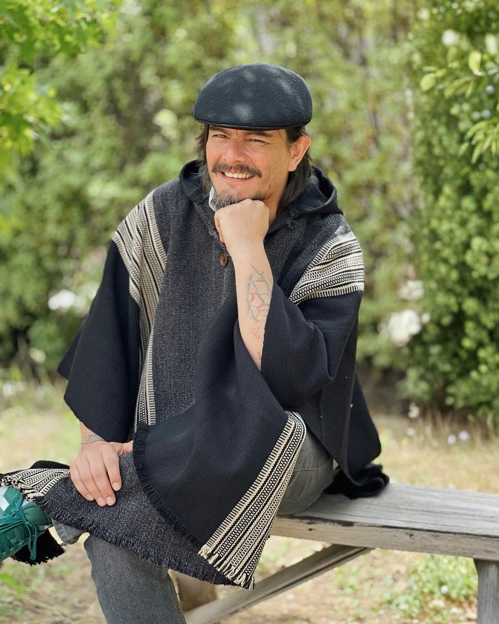Poncho Queule | Negro & Gris marengo - Calafate Austral