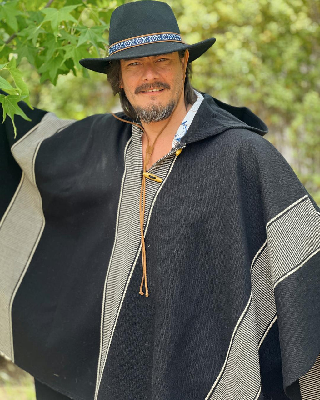 Poncho Raulí | Negro - Calafate Austral