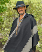 Poncho Raulí | Negro - Calafate Austral