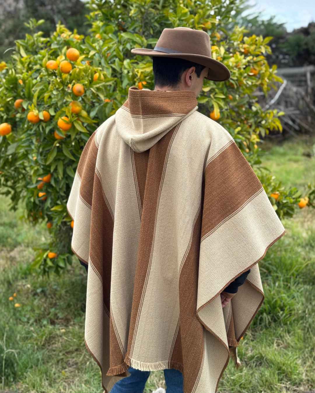 Poncho Roble | Camel y Beige - Calafate Austral