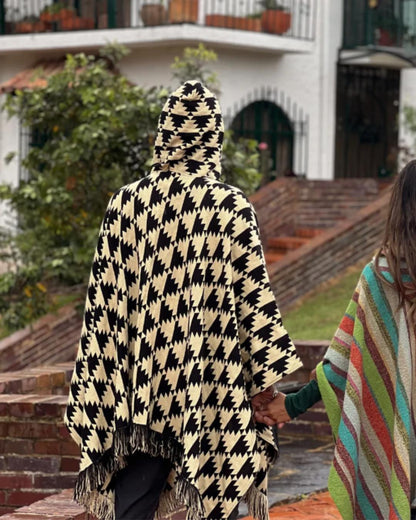 Poncho Trekan | Negro y Crudo - Calafate Austral