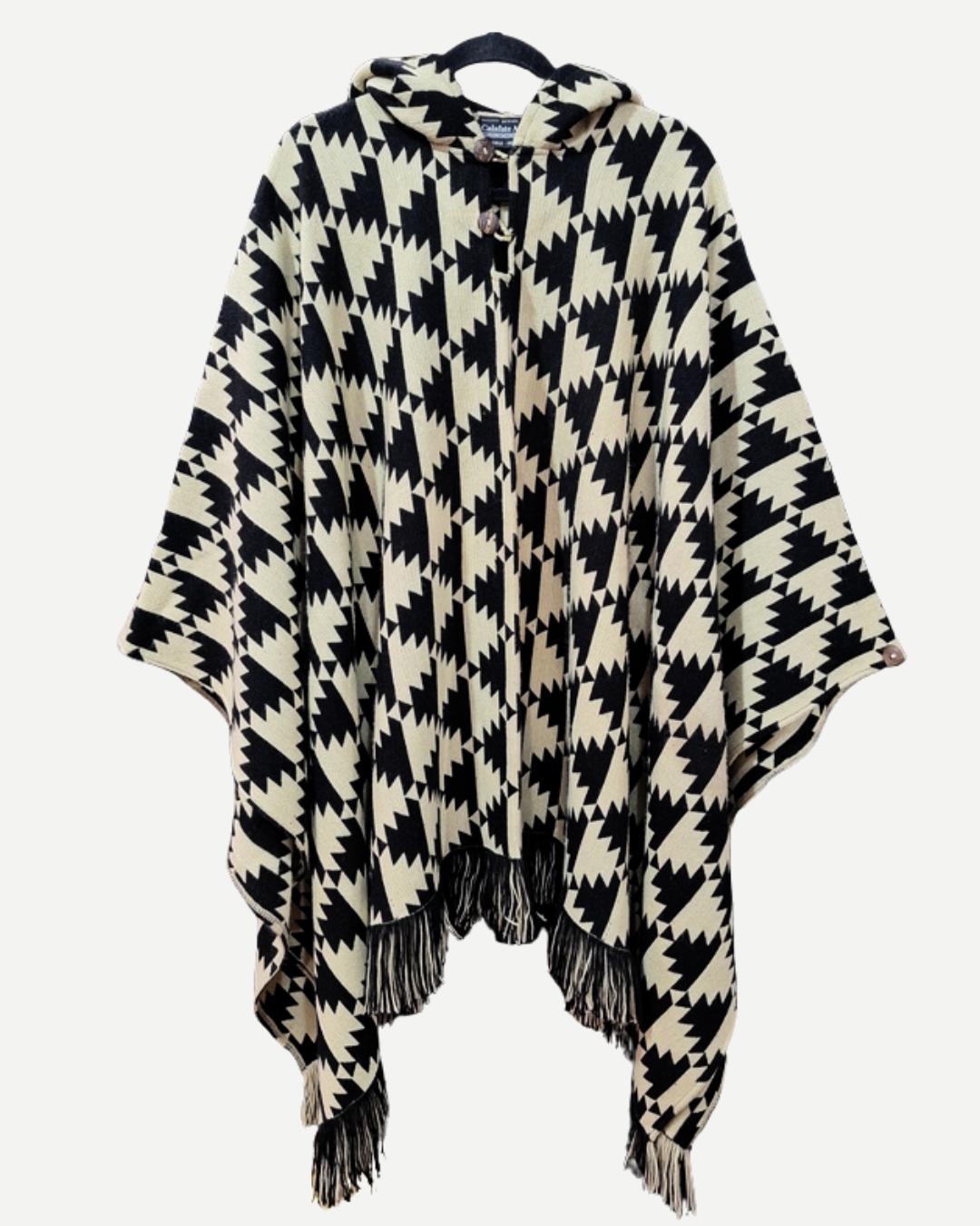 Poncho Trekan | Negro y Crudo - Calafate Austral