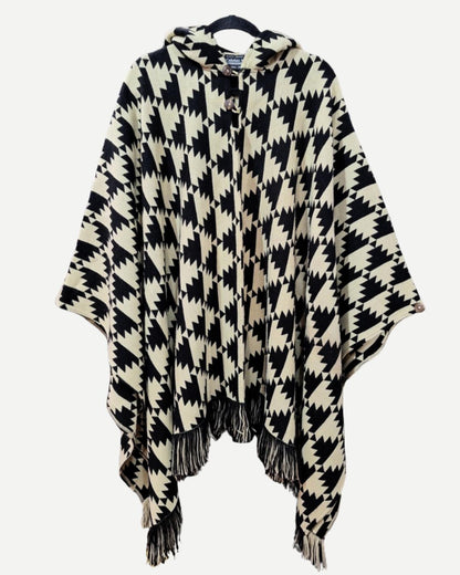 Poncho Trekan | Negro y Crudo - Calafate Austral