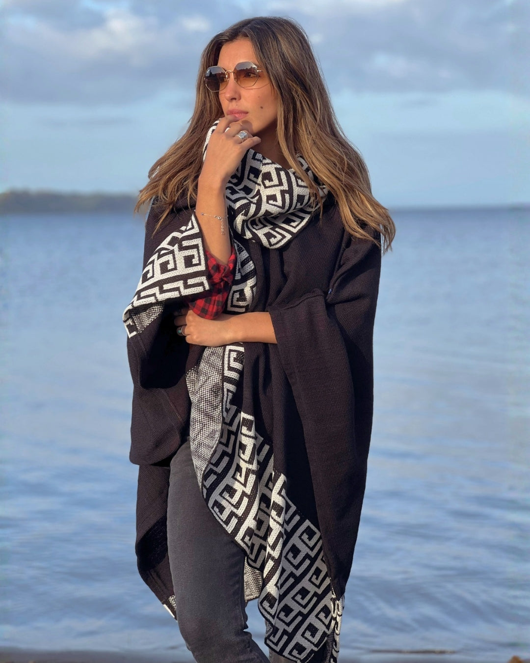 Poncho Greca | Cuello tortuga