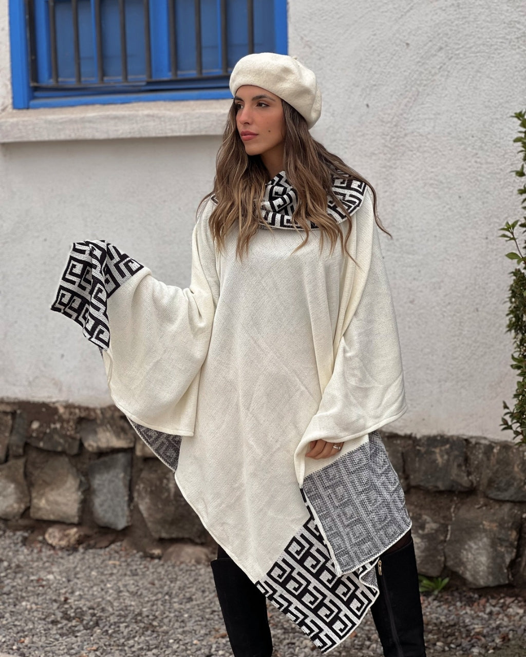 Poncho Greca | Cuello tortuga